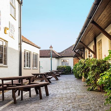 The Half Moon Inn And Country Lodge Yeovil Esterno foto