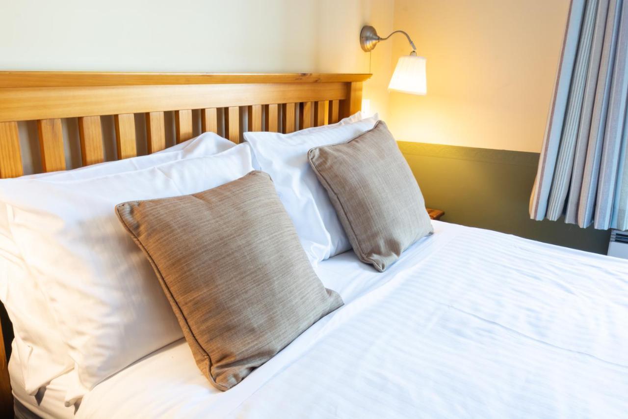 The Half Moon Inn And Country Lodge Yeovil Esterno foto