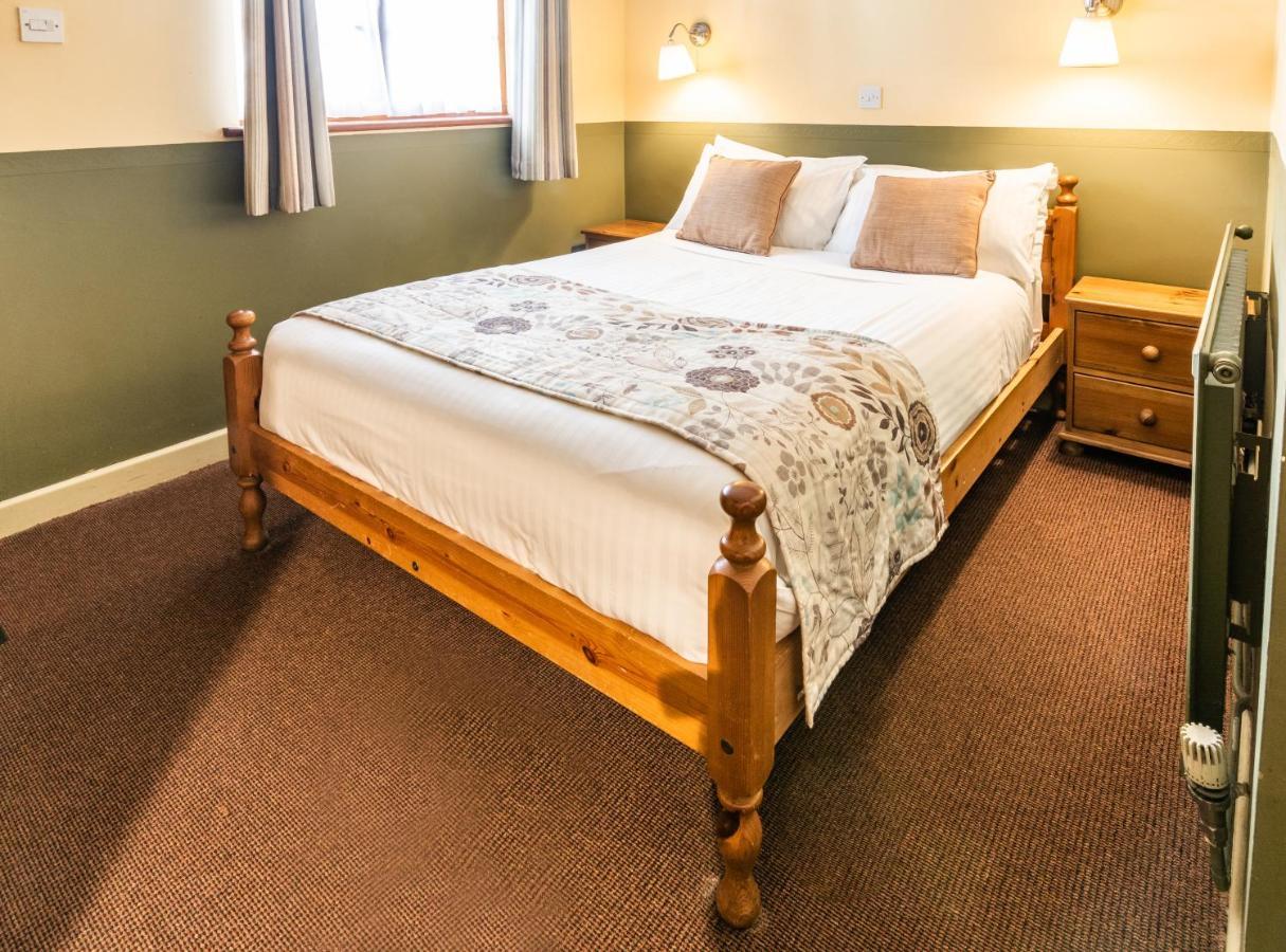 The Half Moon Inn And Country Lodge Yeovil Esterno foto