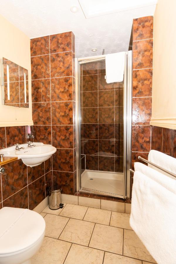 The Half Moon Inn And Country Lodge Yeovil Esterno foto