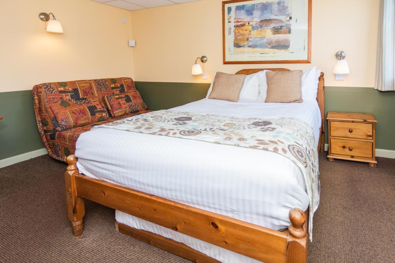 The Half Moon Inn And Country Lodge Yeovil Esterno foto