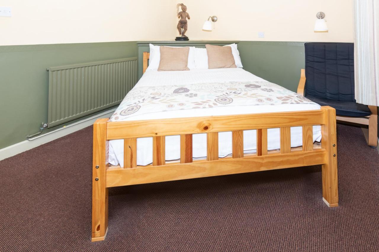 The Half Moon Inn And Country Lodge Yeovil Esterno foto